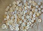 Mooie set vintage witte en ecru knopen, Ophalen of Verzenden