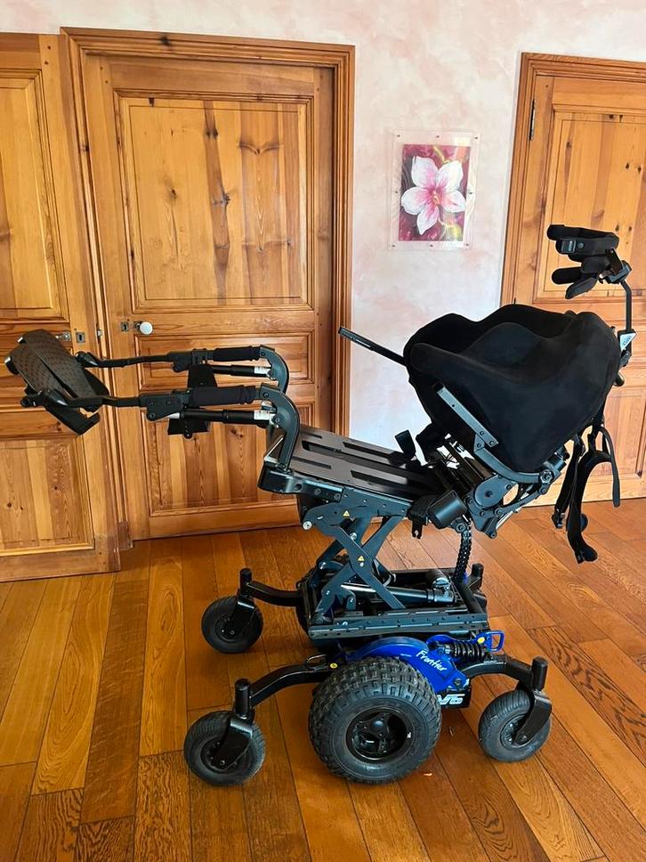 Frontier V6 elektrische rolstoel, Diversen, Rolstoelen, Zo goed als nieuw, Elektrische rolstoel, Ophalen of Verzenden