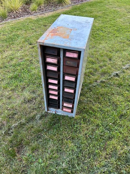 Ancienne armoire d'entrepôt en fer/armoire coulissante, Bricolage & Construction, Métaux, Enlèvement ou Envoi