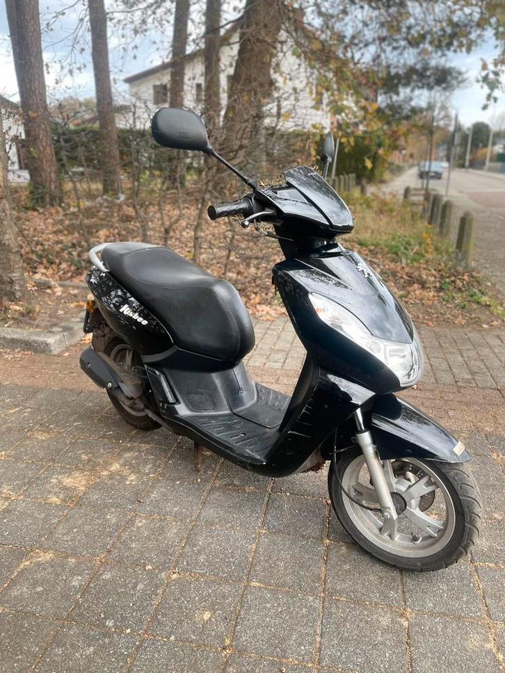 PEUGEOT KISBEE 2015 A Klasse, Fietsen en Brommers, Scooters | Piaggio, Zo goed als nieuw, Ophalen