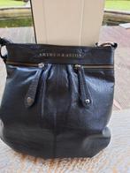 Knappe schoudertas ARTHUR & ASTON, Handtassen en Accessoires, Tassen | Schoudertassen, Overige merken, Zwart, Ophalen of Verzenden