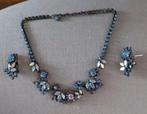 Vintage collier met oorknoppen bezet met steentjes., Handtassen en Accessoires, Kettingen, Ophalen of Verzenden, Blauw, Overige materialen