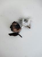 Broche nerts, Enlèvement ou Envoi, Beige, 4 à 7 cm, Utilisé