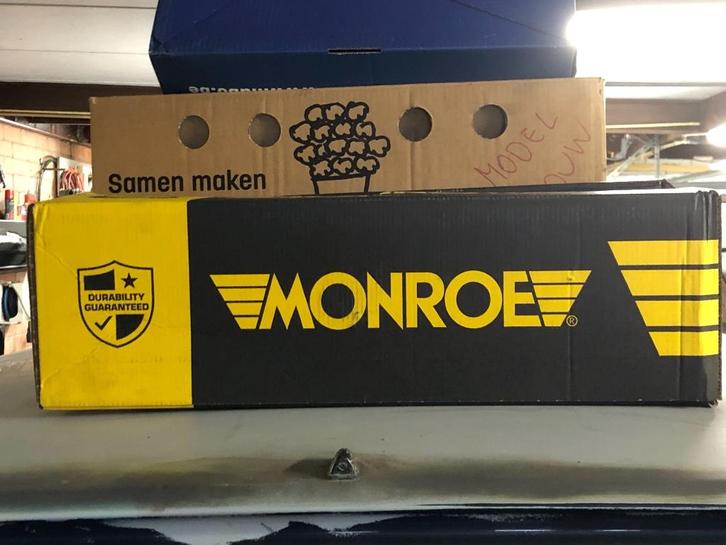 nieuwe set voorschokdempers Peugeot 2008, Auto-onderdelen, Ophanging en Onderstel, Peugeot, Ophalen of Verzenden
