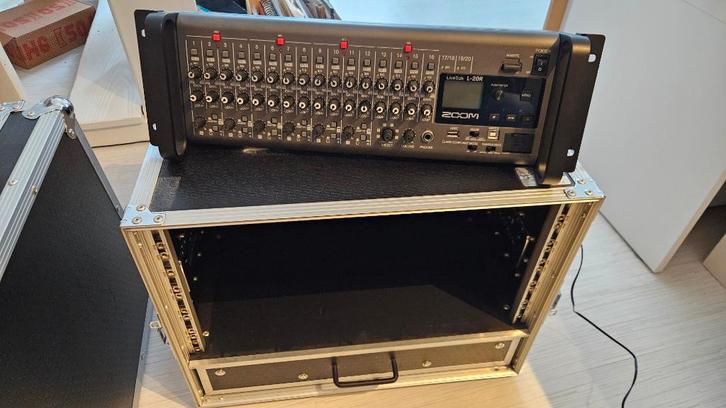 Table de mixage ZOOM Livetrack L-20R, Muziek en Instrumenten, Mengpanelen, Zo goed als nieuw, 10 tot 20 kanalen, Microfooningang