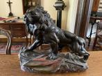 Grande sculpture de Lion sur drapeau Belge - ca. 1930 - A. T, Ophalen