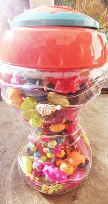 Perles multicolores à clipser àpd 4 ans beschikbaar voor biedingen
