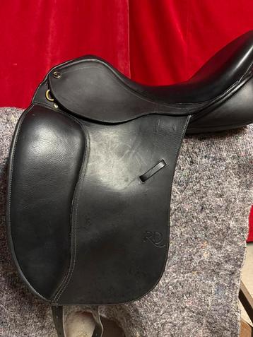 Dressuur zadel 17,5 inch nieuw beschikbaar voor biedingen
