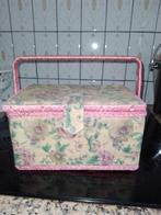 vintage volle naaidoos ,allerlei, Hobby en Vrije tijd, Ophalen of Verzenden, Zo goed als nieuw