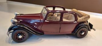 miniatuurauto Citroën Traction cabrio 11B, 1/18 beschikbaar voor biedingen