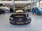 Volvo S90 PLUS DARK B4 HYBRID BENZINE AUTOMAAT (bj 2023), Auto's, Gebruikt, 4 cilinders, 1969 cc, Zwart