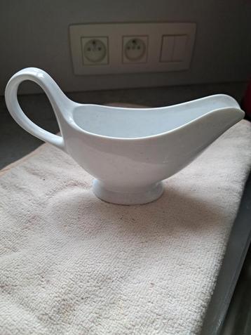 23 gelijke sauskommetjes beschikbaar voor biedingen