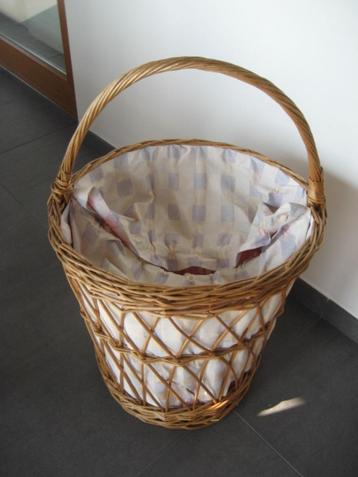 Panier en osier avec tissu