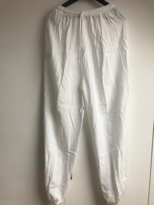 Saroual blanc neuf jamais porté coton léger, Kleding | Dames, Broeken en Pantalons, Zo goed als nieuw, Maat 42/44 (L), Wit, Lang