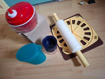 Assortiment Tupperware beschikbaar voor biedingen