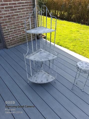 planken voor planten beschikbaar voor biedingen