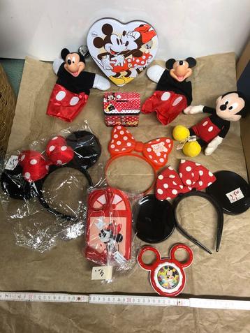 Poppetjes knuffels Disney, Mickey Mouse, Studio 100 e.a. beschikbaar voor biedingen