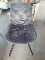 6 grijze stoelen, Ophalen