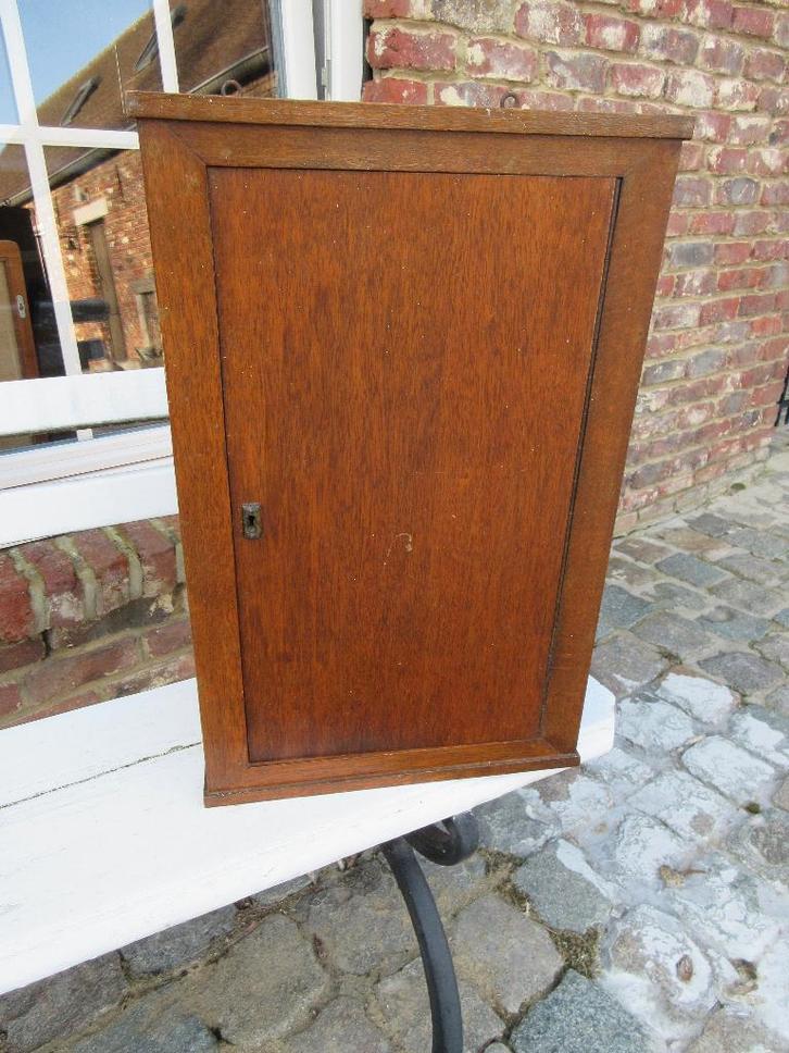 armoire ancienne murale pharmacie en bois vintage, Antiquités & Art, Antiquités | Meubles | Armoires, Enlèvement