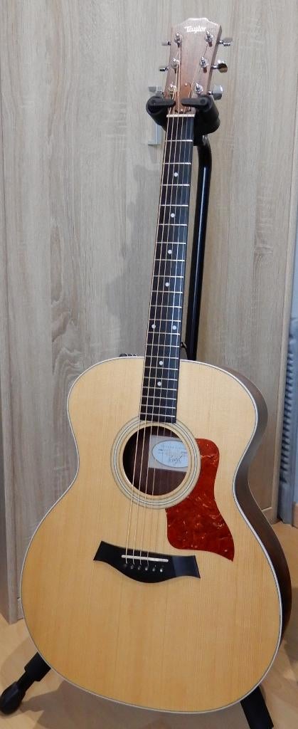 Taylor 214e + case, Muziek en Instrumenten, Snaarinstrumenten | Gitaren | Akoestisch, Gebruikt, Western- of Steelstringgitaar
