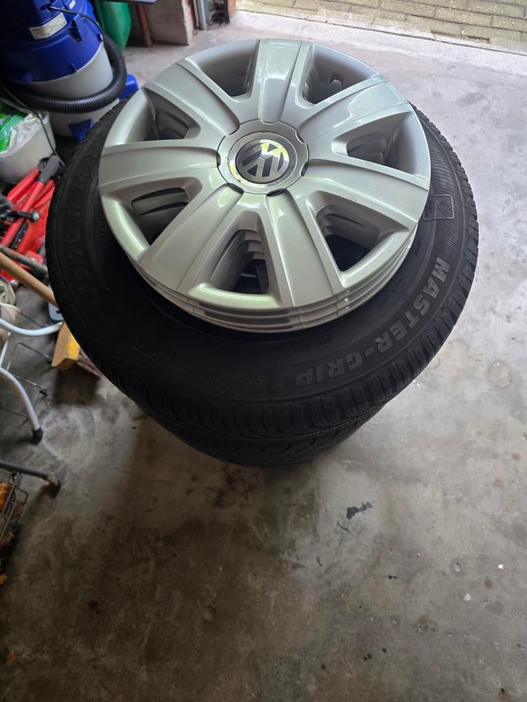 Jantes VW Polo avec pneus d'hiver et couvre-roues, bon état, Autos : Pièces & Accessoires, 14 pouces, Pneus hiver, 175 mm, Véhicule de tourisme