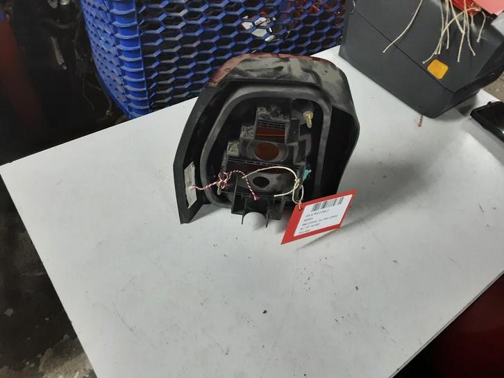 FEU ARRIÈRE DROIT Volkswagen Polo II Coupé (86), Autos : Pièces & Accessoires, Éclairage, Volkswagen, Utilisé