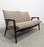 Scandinavische bank uit het midden van de eeuw, Ophalen