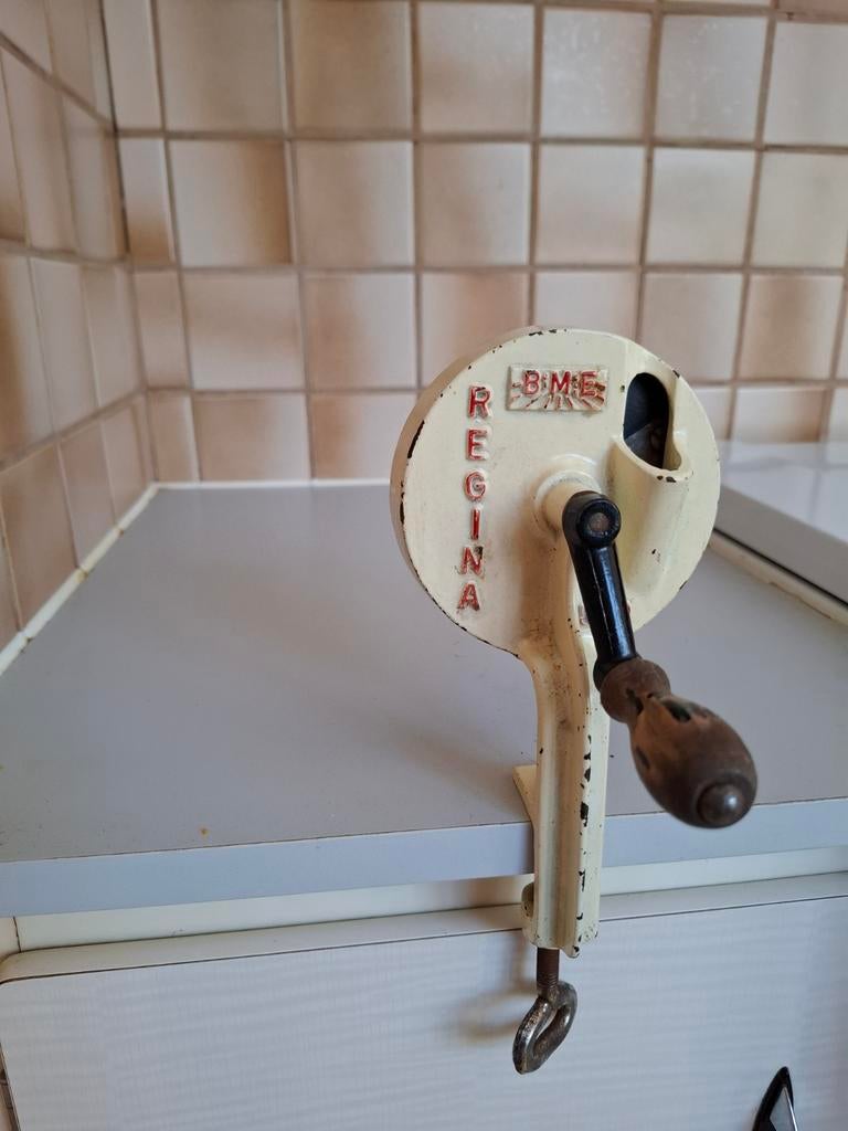 Snijbonenmolen, Antiek en Kunst, Ophalen