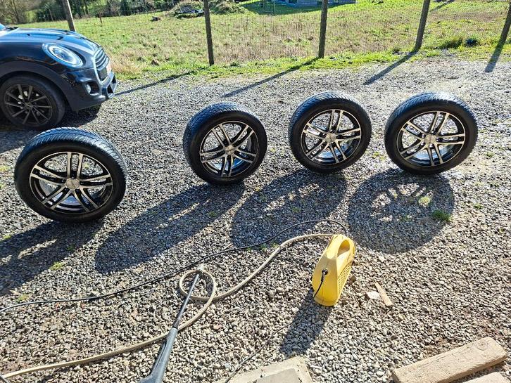 Jeu de 4 jantes, Autos : Pièces & Accessoires, Pneus & Jantes, Jante(s), Pneus hiver, 17 pouces, 205 mm, Véhicule de tourisme