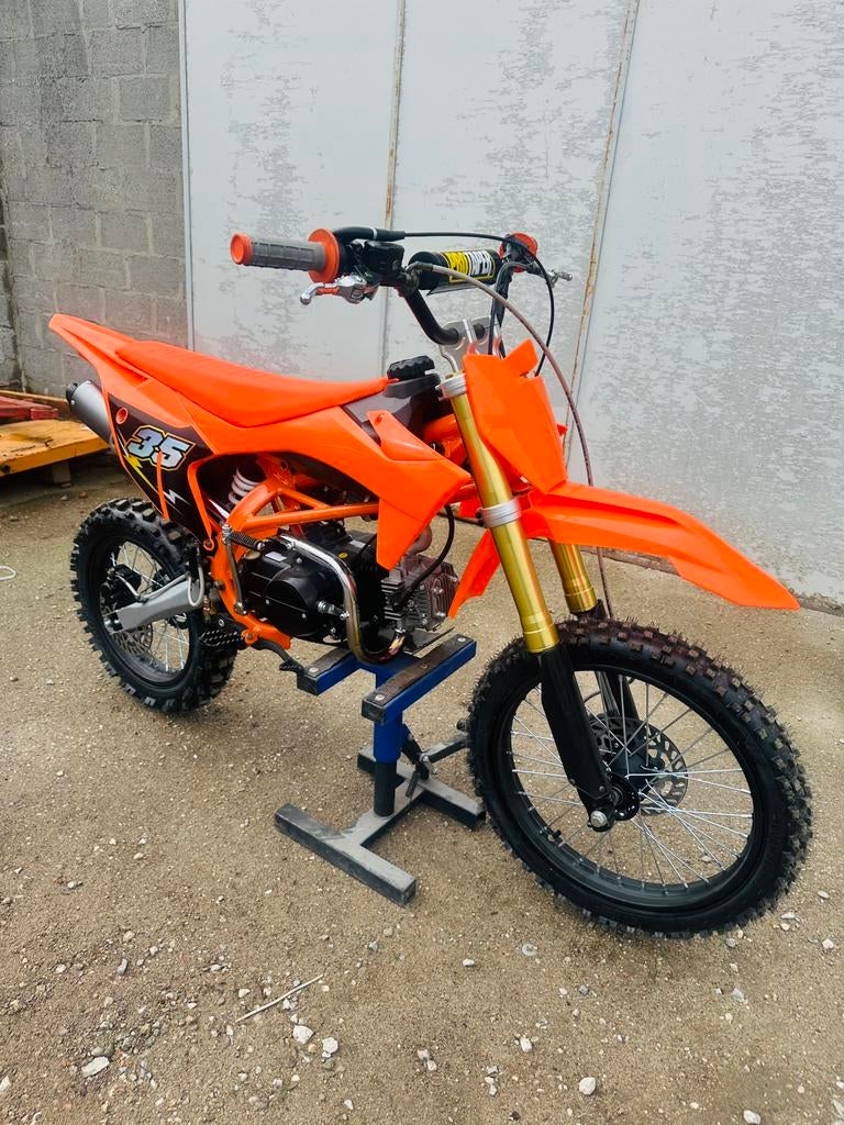 Nieuwe pitbike 125cc, Fietsen en Brommers, Brommers | Crossbrommers, Ophalen, Zo goed als nieuw