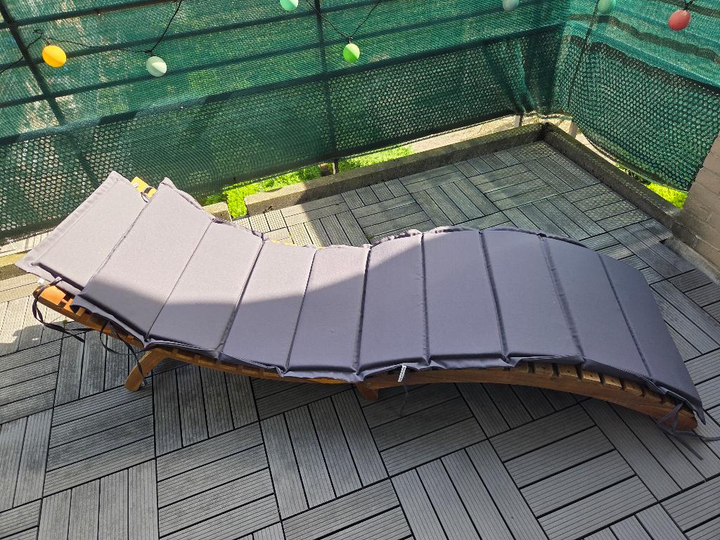 Chaise longue en bois avec coussin, Jardin & Terrasse, Chaises longues, Enlèvement, Comme neuf, Bois, Pliant