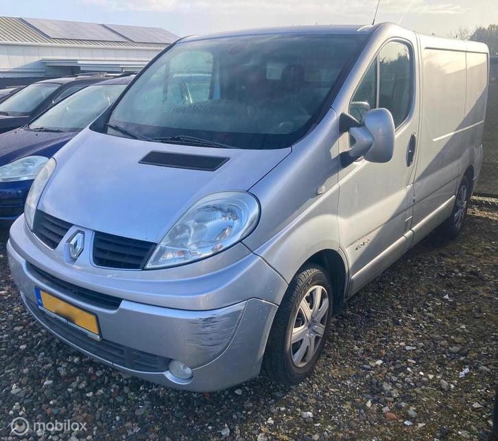 Renault Trafic 2.5 dCi L1H1 AIRCO MOTOR DEFEKT, Auto's, Bestelwagens en Lichte vracht, Particulier, Te koop, Airconditioning, Metaalkleur