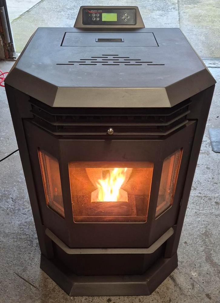 Poele à pellet 11kw, Doe-het-zelf en Bouw, Verwarming en Radiatoren