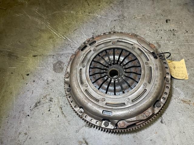 VOLANT MOTEUR BI-MASSE Golf VI (5K1) (06J105266H), Utilisé, De Bloemendaal 21 21
5221 EB  'S HERTOGENBOSCH, NL, Info@123Parts.nl