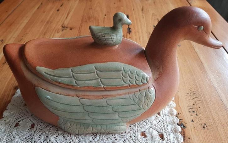 Grote decoratieve keramieke eenden schaal met deksel, Antiek en Kunst, Ophalen of Verzenden