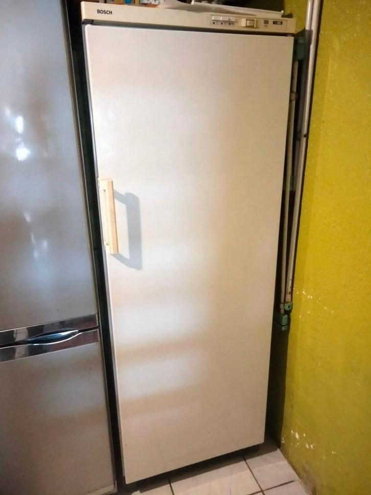 Congélateur BOSCH à tiroirs/hauteur (2m) TBE, Electroménager, Congélateurs, Utilisé, À Poser, Congélateur, Congélateur, 160 cm ou plus
