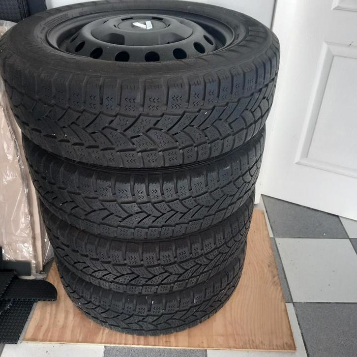 Pneus d'hiver sur jante en acier pour Renault Trafic, Opel V, Autos : Divers, Pièces de sport automobile, Enlèvement