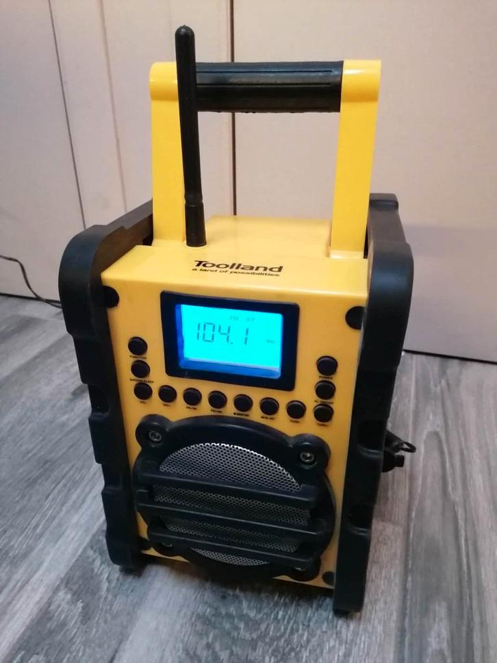 FM/Bluetooth Bouwradio - Klusradio TOOLLAND, TV, Hi-fi & Vidéo, Radios, Comme neuf, Radio, Enlèvement ou Envoi