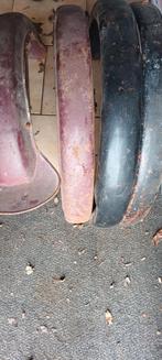 Spatbord van voorouders, Motoren, Ophalen