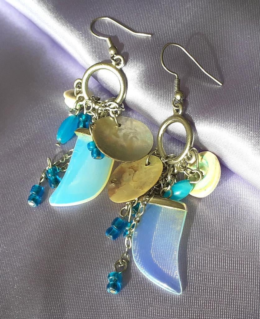 oorbellen chandelier parelmoer opaliet en blauwe parels, Handtassen en Accessoires, Oorbellen, Overige materialen, Hangers, Blauw