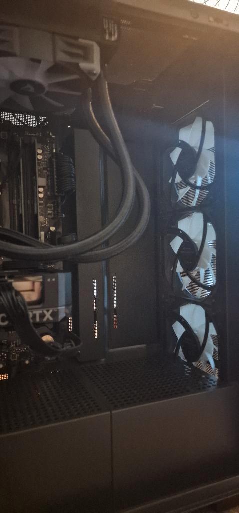 Gaming Pc 4060 32 gig ram, Computers en Software, Desktop Pc's, Zo goed als nieuw, 3 tot 4 Ghz, SSD, 32 GB, Met videokaart, Gaming