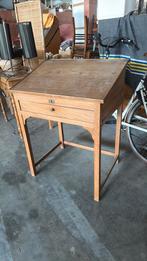 Lessenaar antiek in iepenhour, Enlèvement