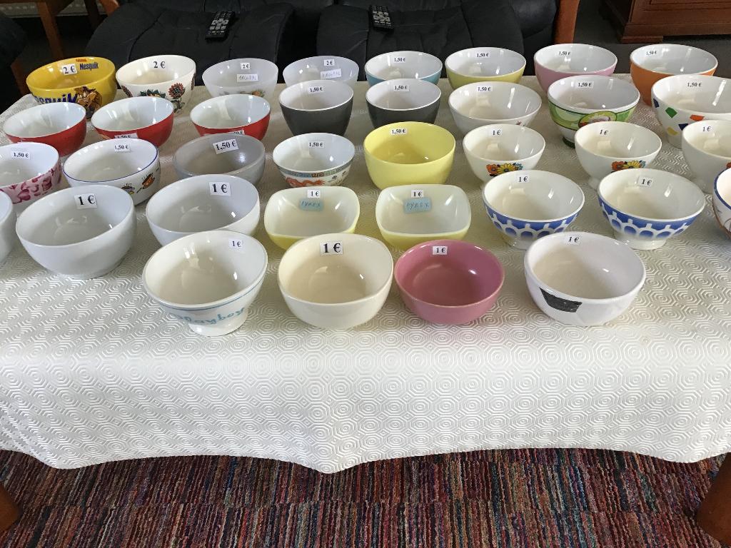 20 magnifiques bols en céramique à prix avantageux, Maison & Meubles, Cuisine | Vaisselle, Enlèvement ou Envoi, Comme neuf, Céramique