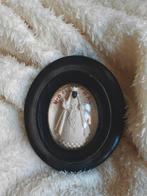 Notre Dame de Hal - Relique et plaque en forme de Vierge noi, Antiquités & Art, Enlèvement ou Envoi