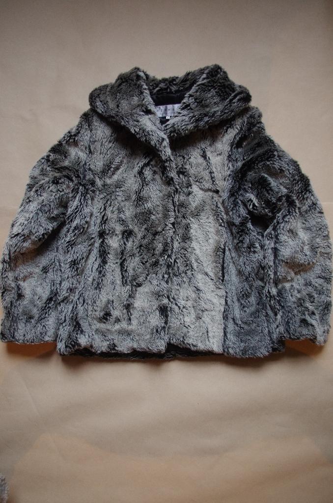 Nieuwe pelsjas van H&M (maat L), Kleding | Dames, Jassen | Winter, Ophalen of Verzenden, Nieuw, Maat 42/44 (L), Grijs