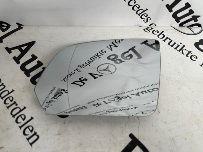 Glace rétroviseur gauche d'un Mercedes Vito, Autos : Pièces & Accessoires, Rétroviseurs, Mercedes-Benz, Utilisé, 3 mois de garantie