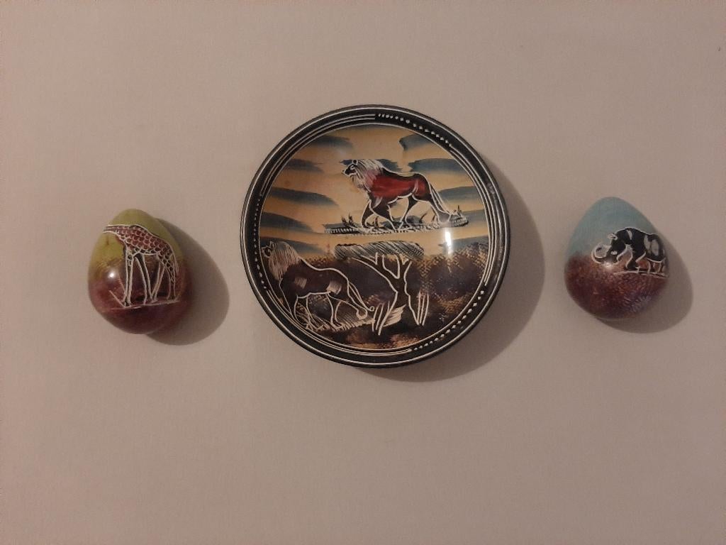 Plat africain en céramique et 2 œufs, Antiquités & Art, Enlèvement ou Envoi