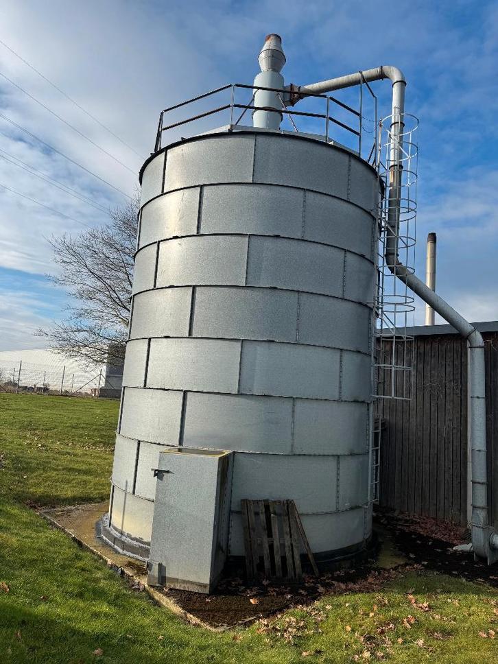 Silo à bois avec système d'aspiration, Articles professionnels, Machines & Construction | Travail du bois, Enlèvement
