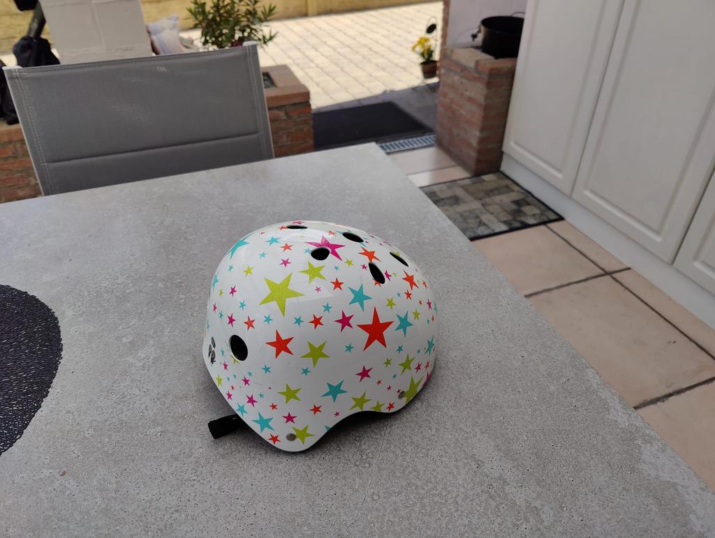 Fietshelm, Enfants & Bébés, Jouets | Extérieur | Figurines gonflables, Enlèvement, Comme neuf