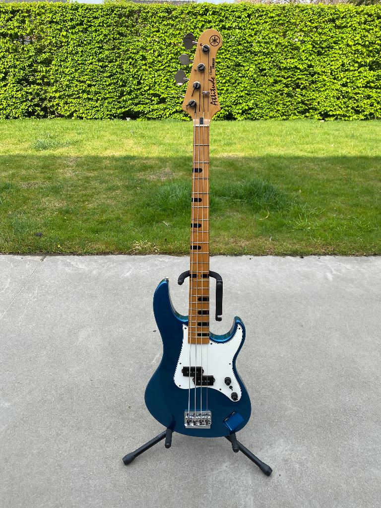 Yamaha Attitude Custom Dark Blue, Musique & Instruments, Instruments à corde | Guitares | Basses, Enlèvement, Utilisé, Électrique